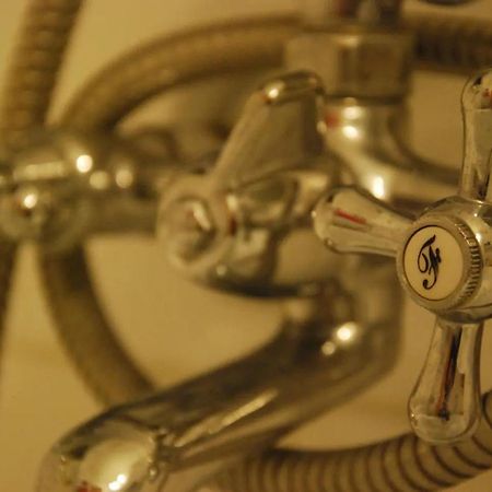Bartakovics Apartman Eger Esterno foto