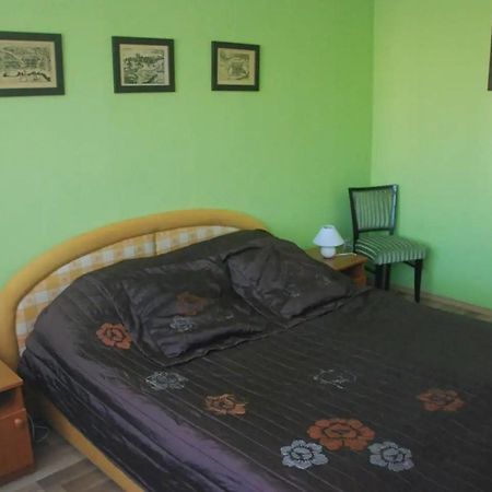 Bartakovics Apartman Eger Esterno foto