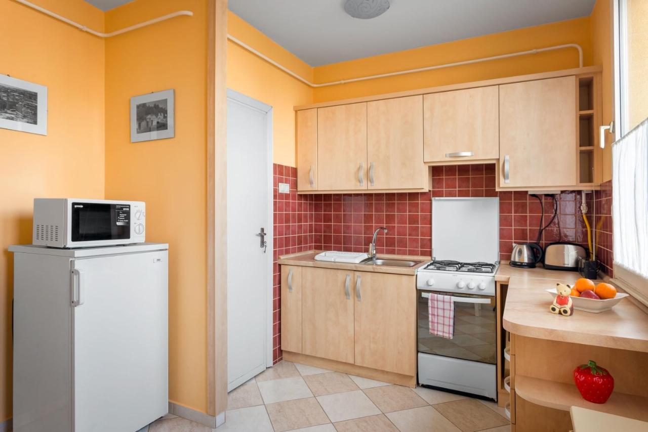 Bartakovics Apartman Eger Esterno foto